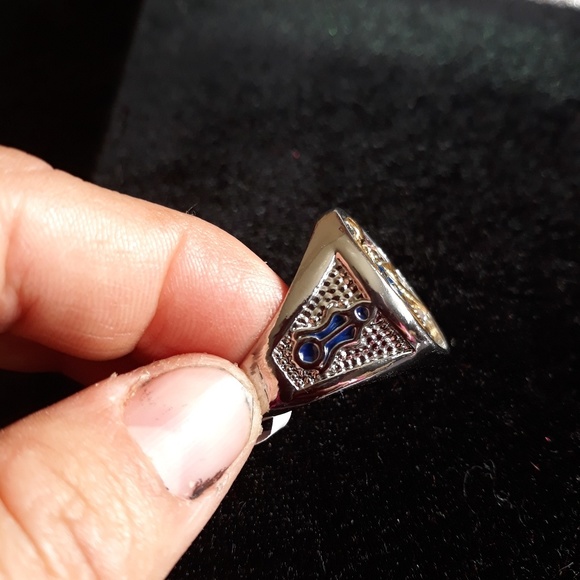 MASON'S  RING - Picture 2 of 4